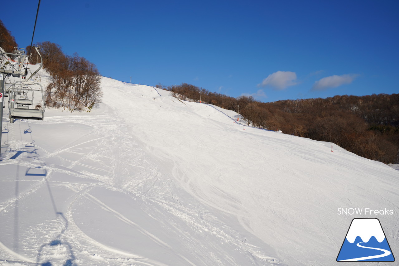 小平町望洋台スキー場 絶景！日本海に沈む夕日を楽しみながら、優雅に、のんびり滑りましょう♪